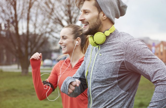 Jak zacząć biegać? Co musisz wiedzieć na start? Poradnik dla początkujących