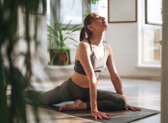 Stretching i mobility: jak rozluźnić spięte mięśnie i poprawić zakres ruchu