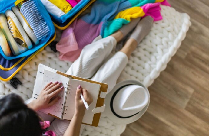 Spakowani (prawie) idealnie! Lista rzeczy na wyjazd za granicę i nie tylko