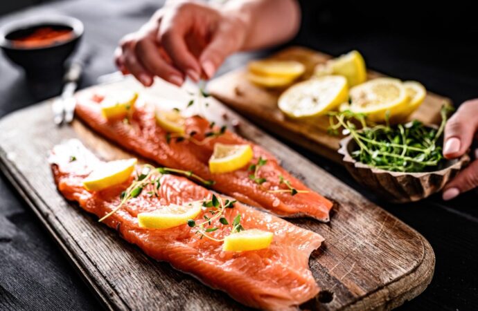 Dieta na serce i układ krążenia. Co jeść by chronić tętnice? Rady dietetyka