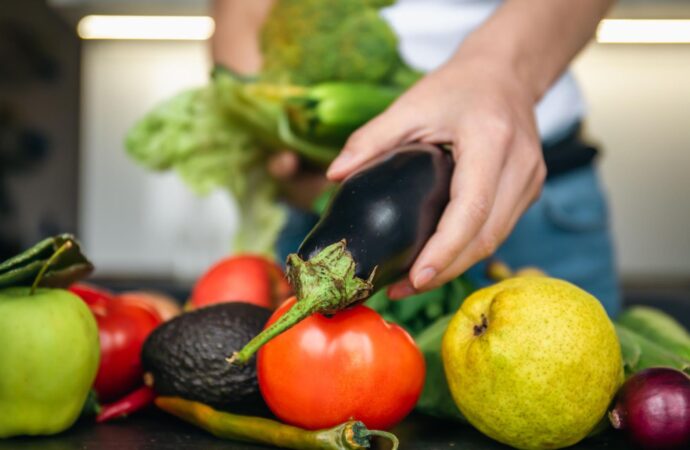 Masz Hashimoto? Zobacz, co dietetyk mówi o diecie i odchudzaniu. Co jeść?