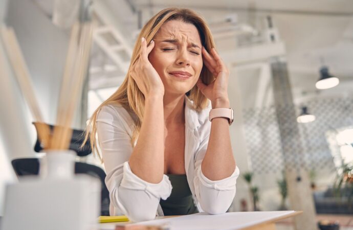 Nadmierne pobudzenie – skąd się bierze, jak je rozpoznać i co robić, gdy ciało i umysł nie potrafią się zatrzymać?