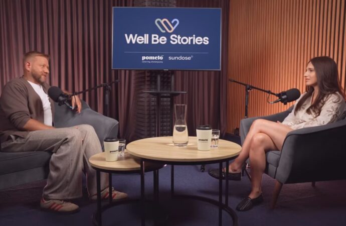 O pracy w telewizji, życiowej równowadze i depresji. Rozmowa z Bartkiem Jędrzejakiem