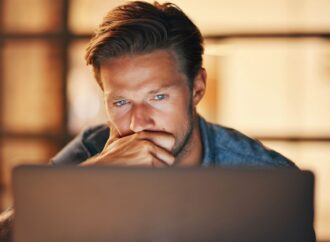 Chatbot jako terapeuta? Sprawdź, jak AI wspiera w psychoterapii. Na co uważać?