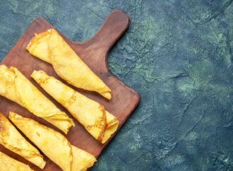 Naleśniki dyniowe z twarożkiem waniliowym. Przepis na śniadanie i deser