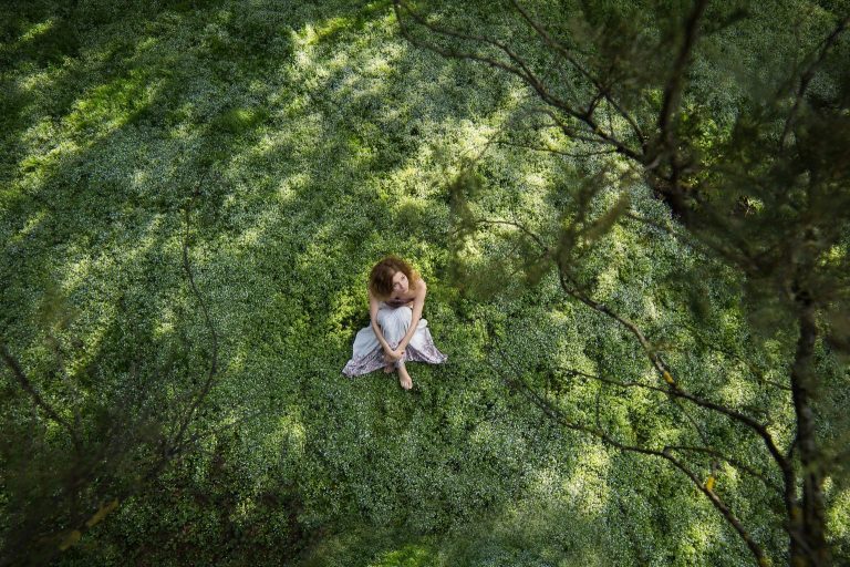 Lasoterapia: jak kontakt z naturą redukuje stres, wzmacnia odporność i przywraca równowagę życiową